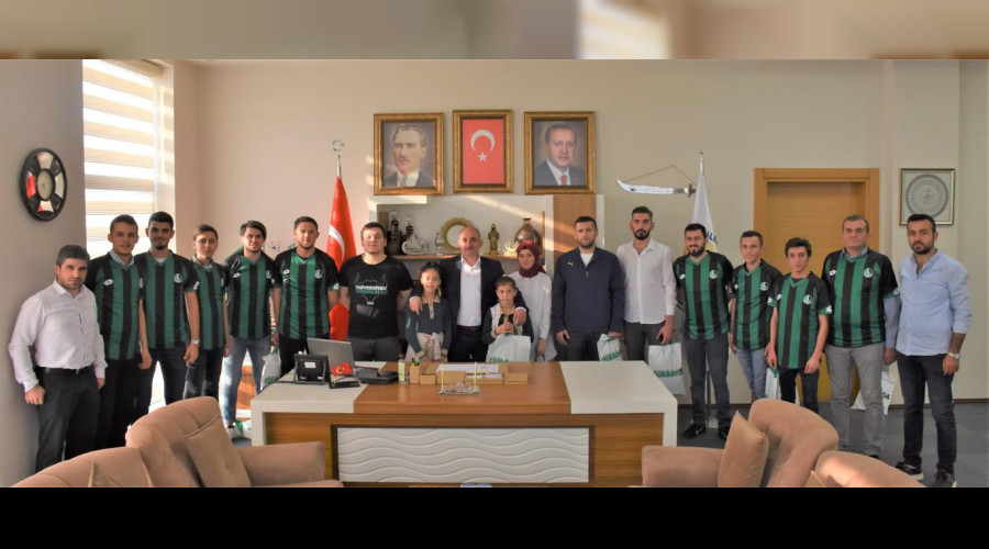 BAKAN KILI FORMALARI TAKDM ETT