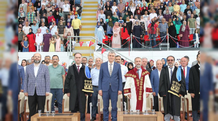 Bakan Ekrem Yce'den baarl rencilere istihdam mjdesi
