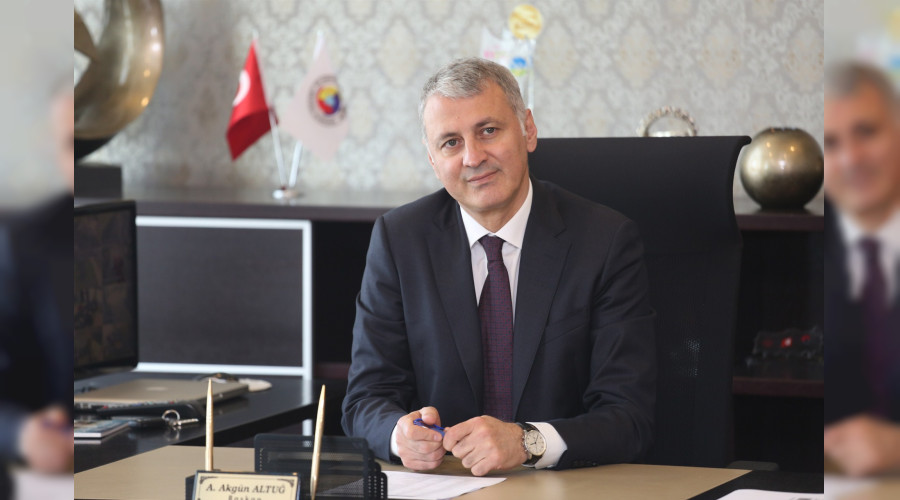 Gençlerini yarınlara hazırlayan milletler geleceğe güvenle bakar