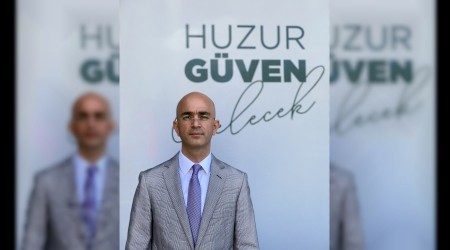 Serbes: Milleti kuru ekmeğe, kendilerini saraylara layık görüyorlar