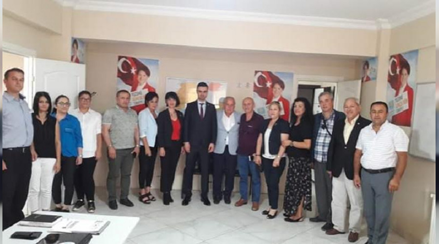 Fatma Kurtuluş, İyi Parti İlçe örgütüne iade-i ziyarette bulundu