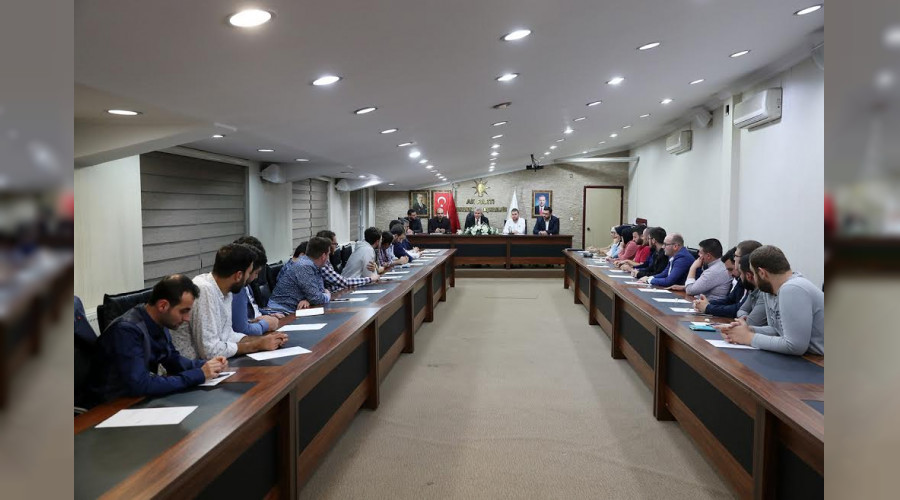AK Parti davasını geleceğe gençler taşıyacak