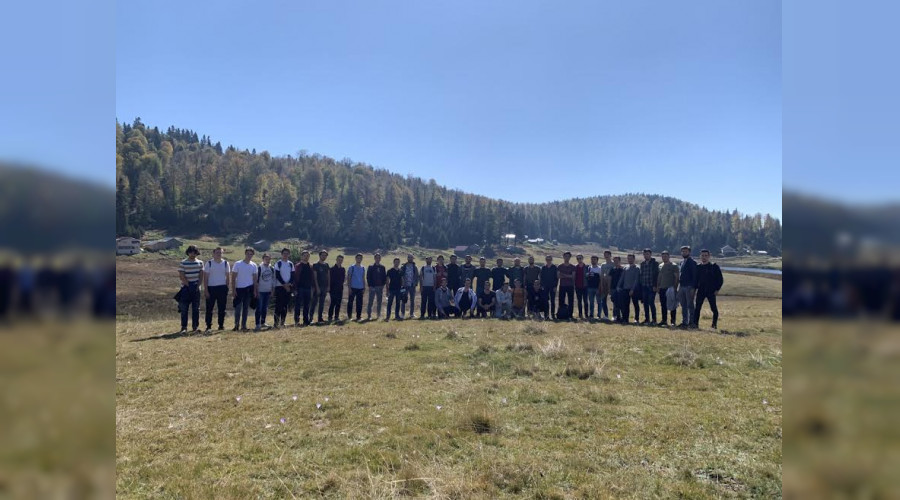 Sakarya'daGençler Doğa Yürüyüşü Yaptı