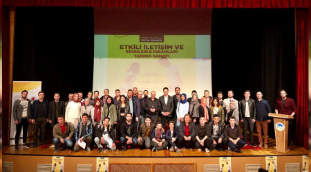 AK GENÇLER SEMİNERLERE DEVAM EDİYOR