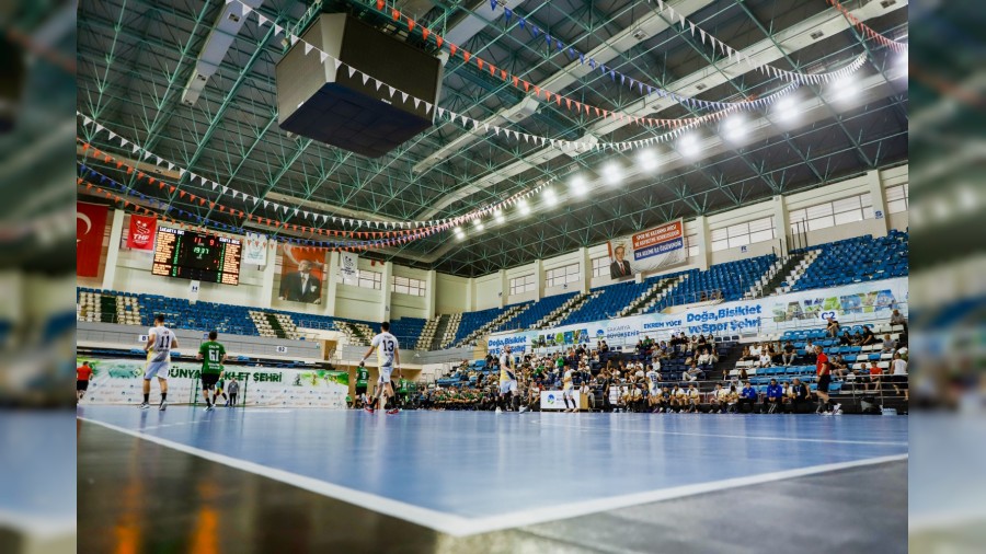 Bykehir hentbolun 7 sporcusu  milli takmlara davet edildi