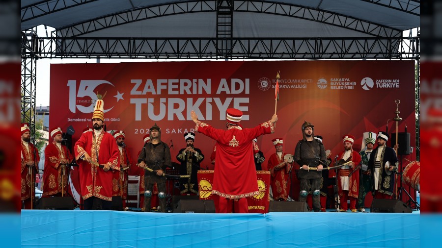 “O gece dünya, inananların vatan uğruna neler yapabileceğini izledi”