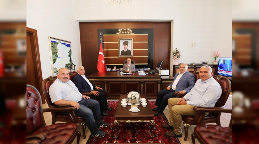 Sakarya 15 Temmuz Milli rade Dernei Ynetiminden Vali Nayir'e Ziyaret