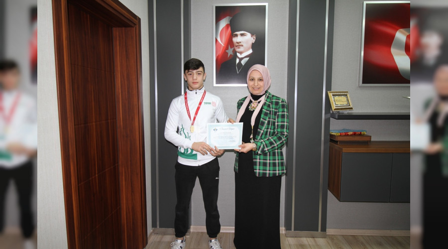 ampiyon renciler Gururlandrd