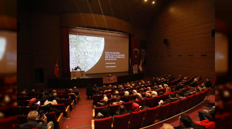 Vali Nayir Balkanlarda Aznlklar ve slamofobi Konulu Konferansa Katld