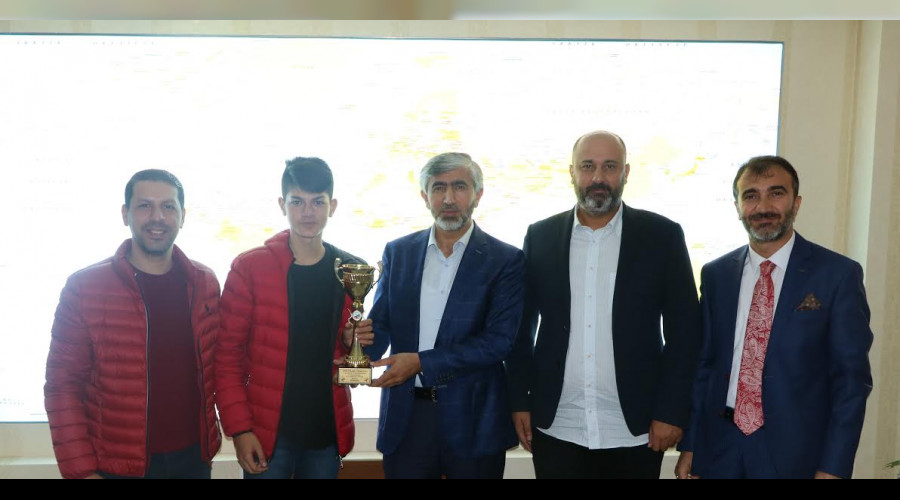 Arif zsoy, Bilardo ampiyonunu Arlad