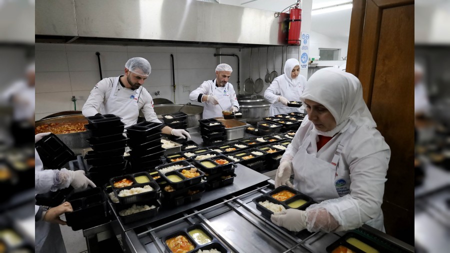Bykehir bayramn bereketini ihtiya sahiplerinin sofrasna ulatracak