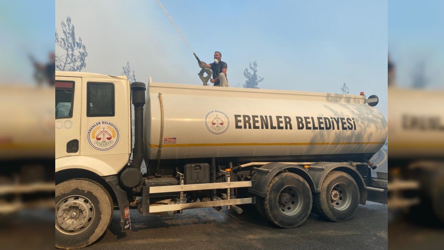 ERENLER BELEDİYESİ’NDEN YANGIN BÖLGESİNE TÜM İMKANLAR İLE DESTEK