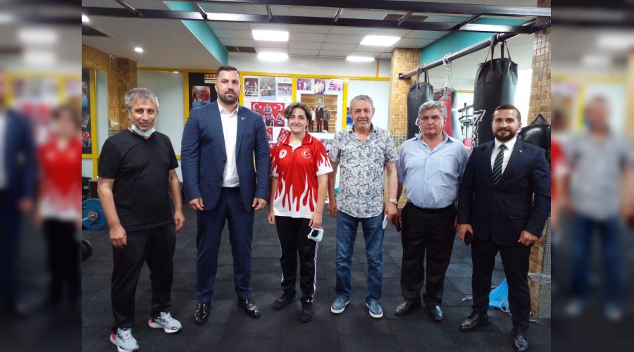 ampiyonlar yetitiren salonu bakanlar ziyaret etti