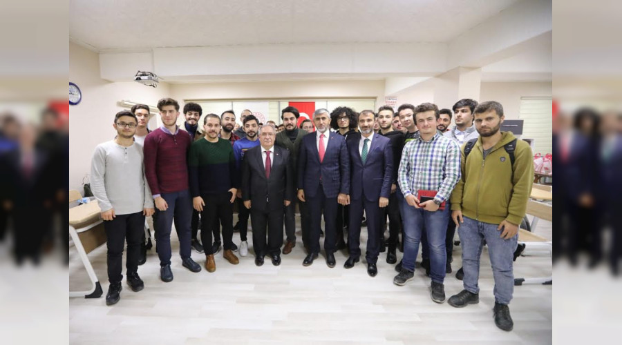 Vali Nayir Hukukhane Programnda rencilerle Bir Araya Geldi