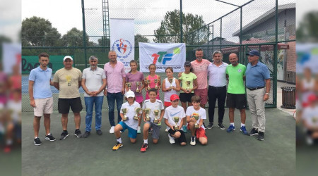 12 Ya Yaz Kupas Tenis Turnuvas sona erdi.