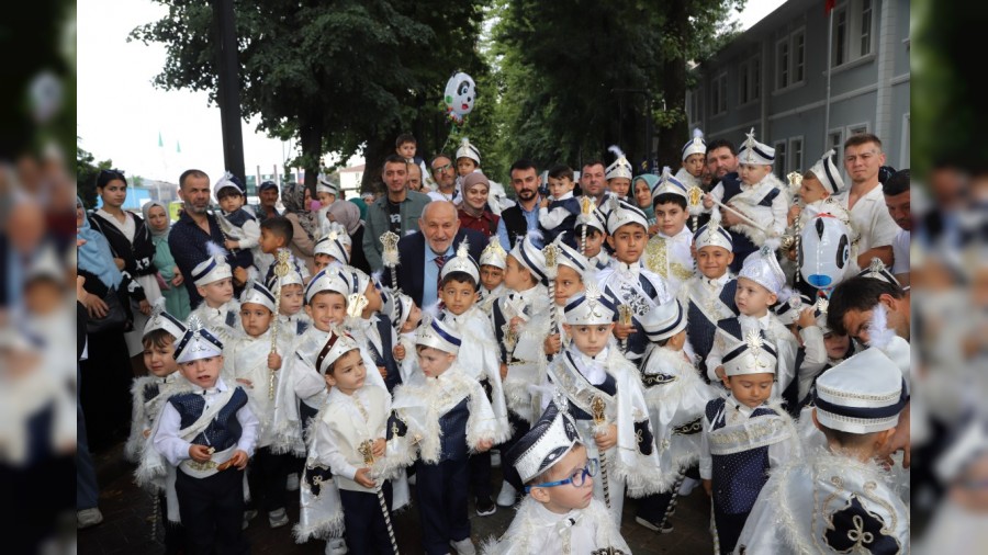 21. SELMAN DEDE YAĞLI GÜREŞLERİNİN BAŞPEHLİVANI SERDAR YILDIRIM OLDU