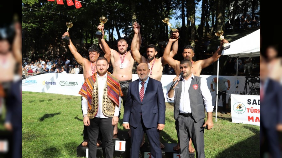 21. SELMAN DEDE YAĞLI GÜREŞLERİNİN BAŞPEHLİVANI SERDAR YILDIRIM OLDU