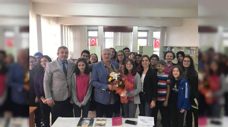Aykut Yiit Ortaokulu Yazar Fahri Tuna'y arlad.