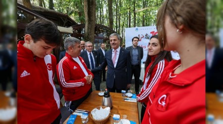 Bakan Alemdar, 500 yldz sporcuyla: