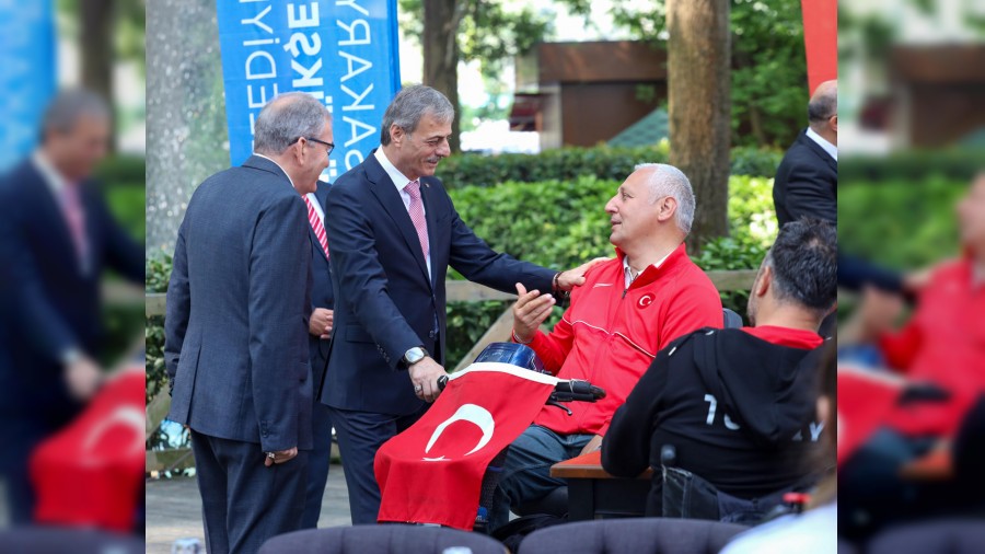 Bakan Alemdar, 500 yldz sporcuyla: