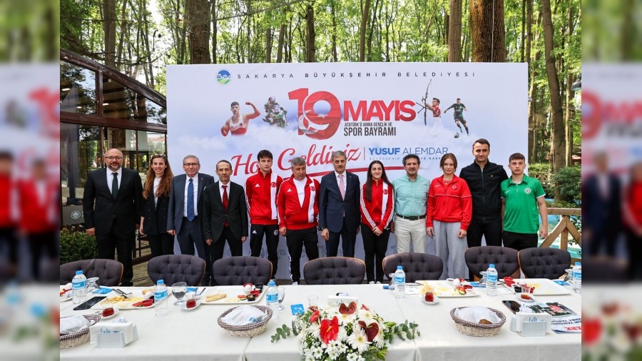 Bakan Alemdar, 500 yldz sporcuyla: