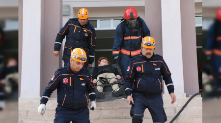 Deprem Haftasnda Kurtarma ve Tahliye Tatbikat