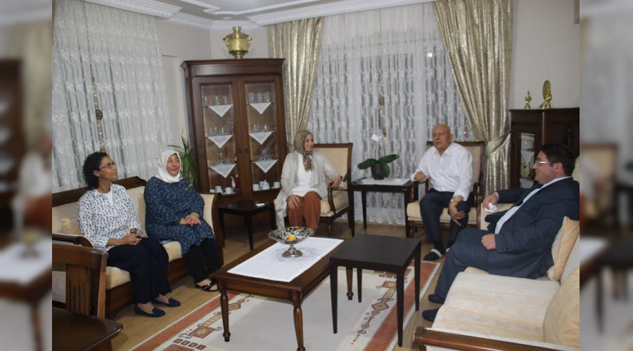 Durmu, Eitimci ahin Ailesini Ziyaret etti.