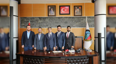 Genlere Kucak Aan Kent