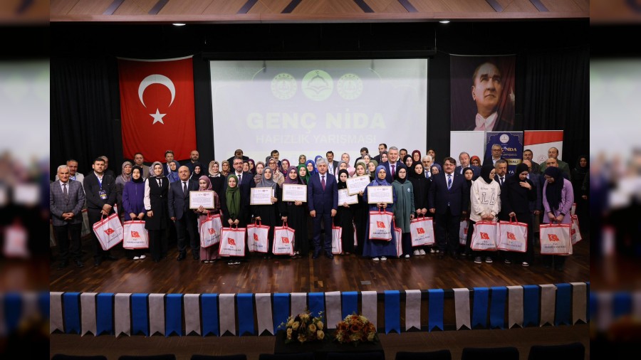 ehit Ylmaz Ercan Kz Anadolu mam Hatip Lisesi baarlaryla zirvede