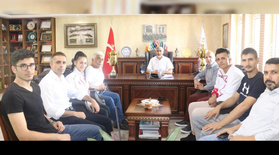 Gençlik ve Spor İl Müdürü Arif Özsoy,  Avrupa Şampiyonunu Ağırladı