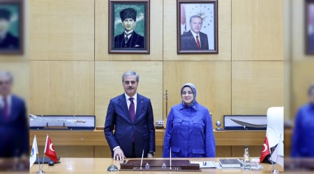 “Kadınlar güçlü Türkiye hedeflerinin en önemli yapı taşıdır”