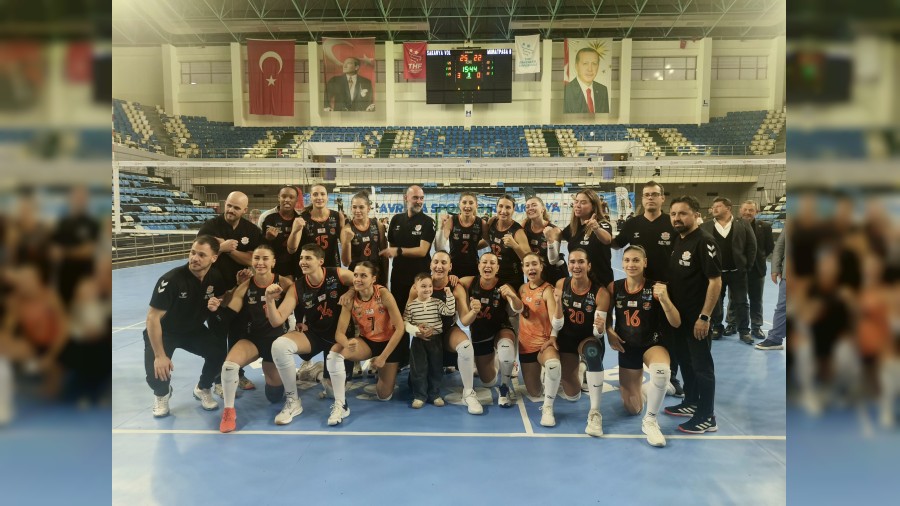 Kzlar Paalar Gibi! Sakarya Voleybol Frtnas Dinmiyor