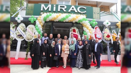 Miraç Pastanesi Kırkpınar’daki ikinci şubesi, Tepebaşı Mahallesi’nde hizmete açıldı