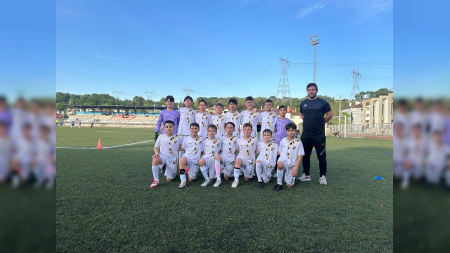 Sakaryaspor U11 (C), ligde puanını 4’e yükseltti. Serdivanspor adıyla sahaya çıkan minikler berabere kaldı