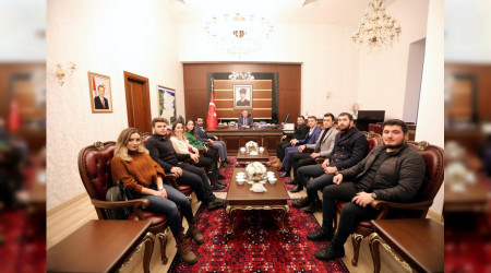 Vali Nayir Maltepe niversitesi renci Konseyi yelerini Kabul Etti