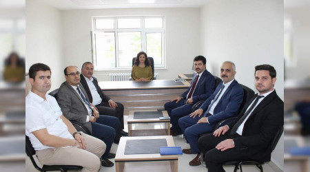 Arifiye'deDil Eitim Merkezi Alyor.