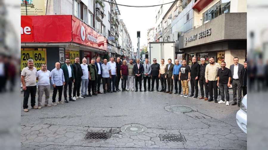 Bakan Alemdar, Yuvam Sokak esnafyla bulutu: