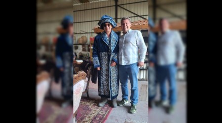 Kazak heyetinden Vahit Serbese Aksakall unvan; Uluslararas dostluk ve i birliinin sembol Sakaryada yaand