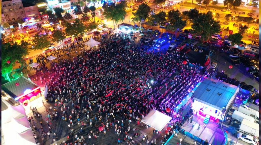 Sakarya halk Demokrasi Meydannda 15 Temmuzu and