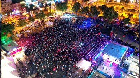 Sakarya halk Demokrasi Meydannda 15 Temmuzu and
