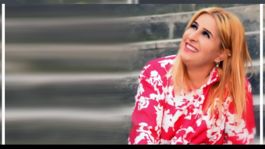 T�rk Halk M�zi�ine g�n�l veren bir ses: Dilek Albayrak