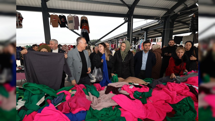Yenikent Bölgesine Yeni Soluk: Giyim ve Kumaş Pazarı Açıldı