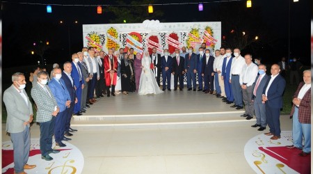 Yunus zelik; nemli isimlerin katlm ile kzn evlendirdi