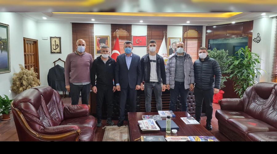 Bakan zenden Trkiye ampiyonuna dl