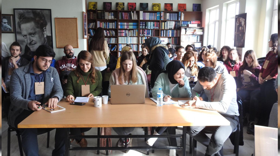 CMSBL'den İngilizce Münazara Turnuvası