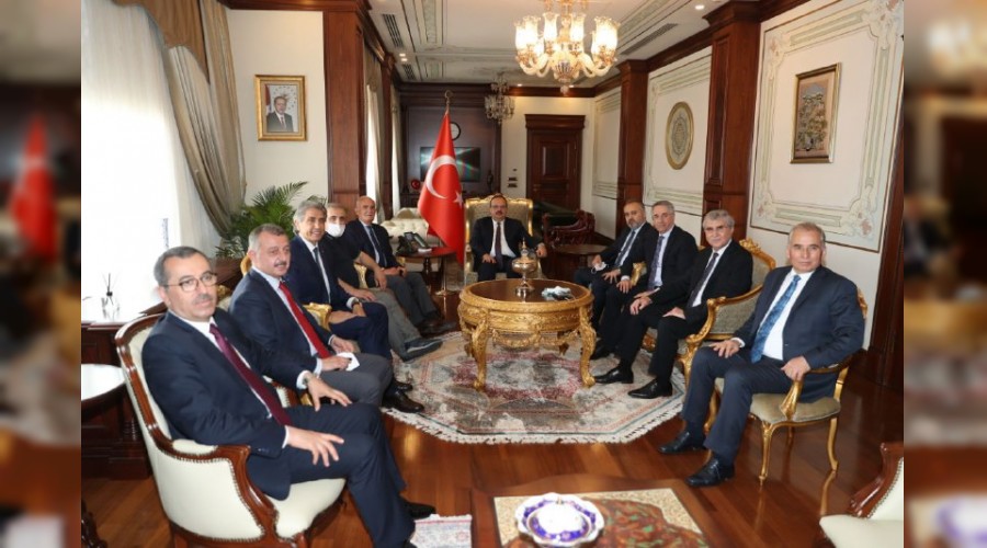 “Cumhurbaşkanımızın önderliğinde milletimize durmadan hizmet edeceğiz”