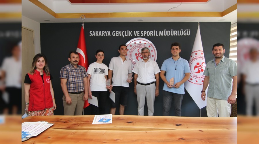 GENLER ARASI BLG YARIMASINDA DLLER SAHPLERN BULDU