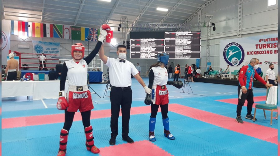Kick Boksta Bykehirli sporcular krsde