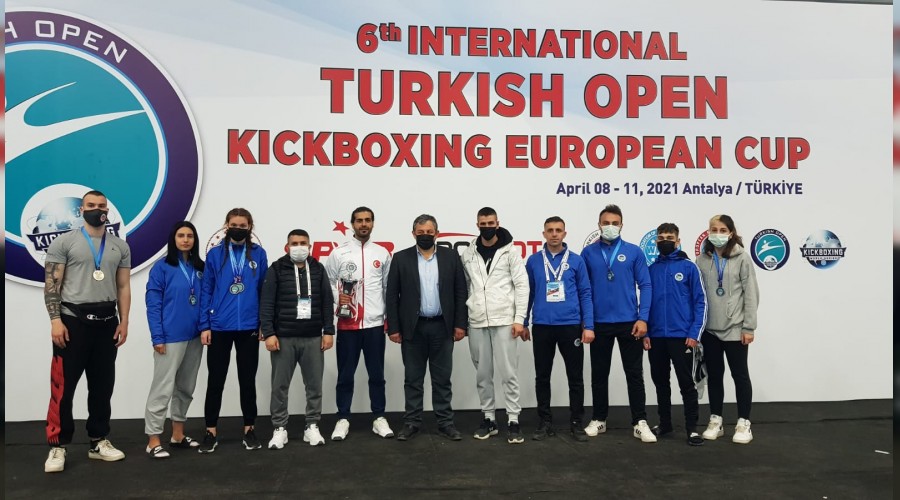 Kick Boksta Bykehirli sporcular krsde
