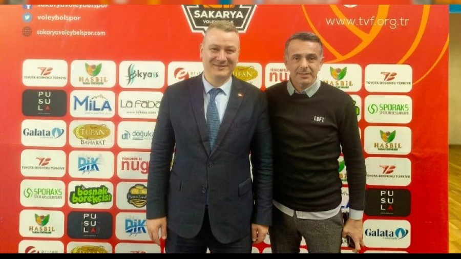 O iki siyasi isim, Voleybol karlamasnda bir araya geldi